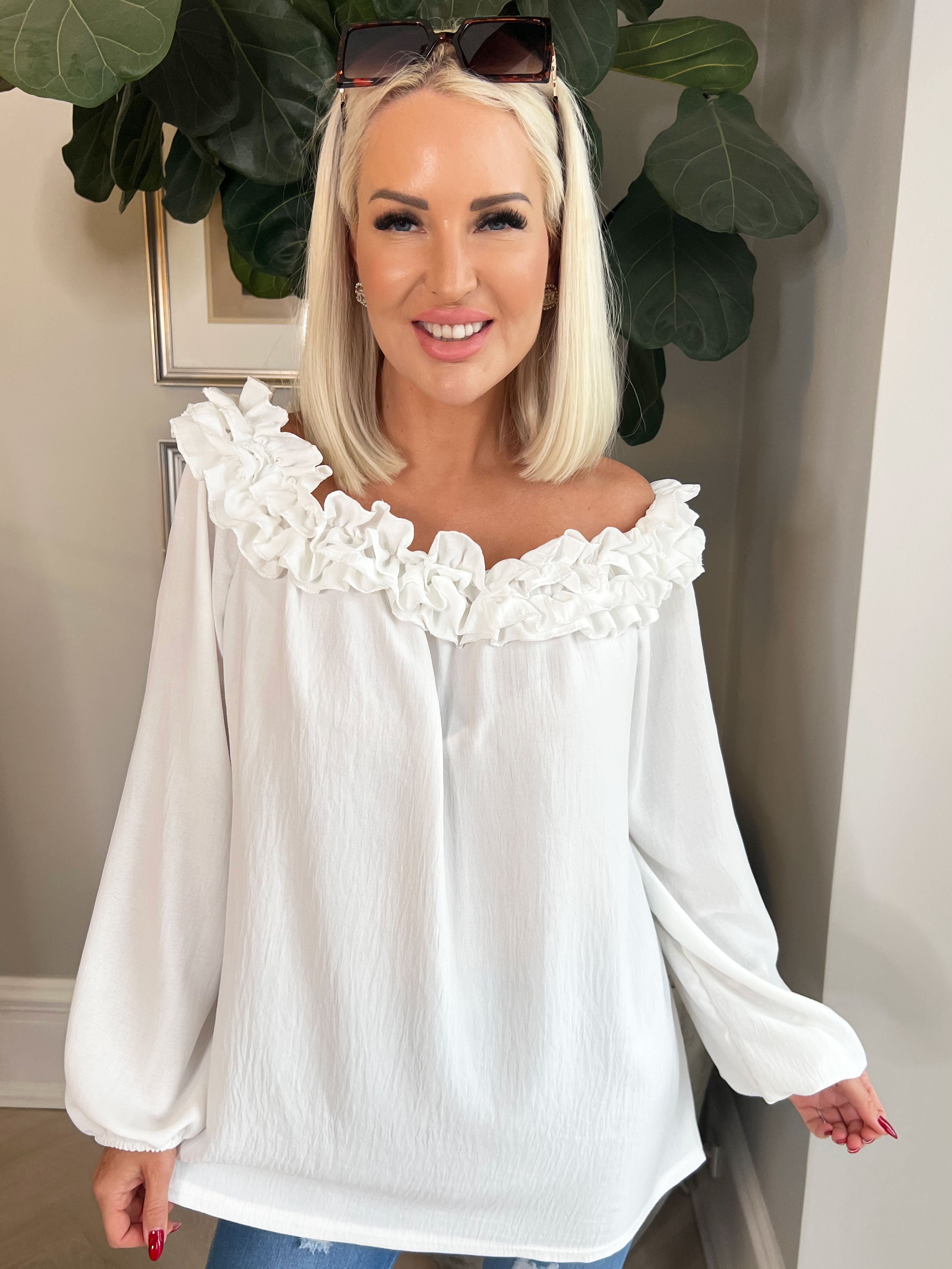 Chili - Fineste tunika bluse med flæser i udskæringen